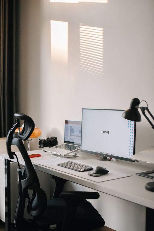 How to Create a Clutter-Free and Productive Home Office Space